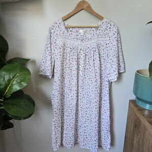 Eileen West White Nightgown with Pockets - Pink and Red Floral Blossom Print